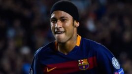 neymar-tried-wearing-a-headband-and-was-inevitably-torn-asunder-on-twitter.jpg